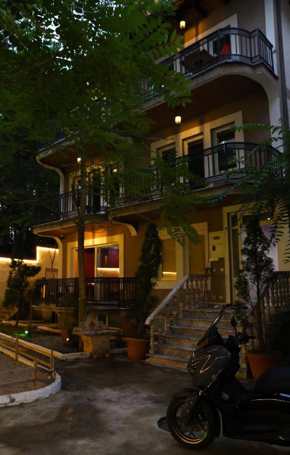 City Park Hostel Prishtinë Exterior photo