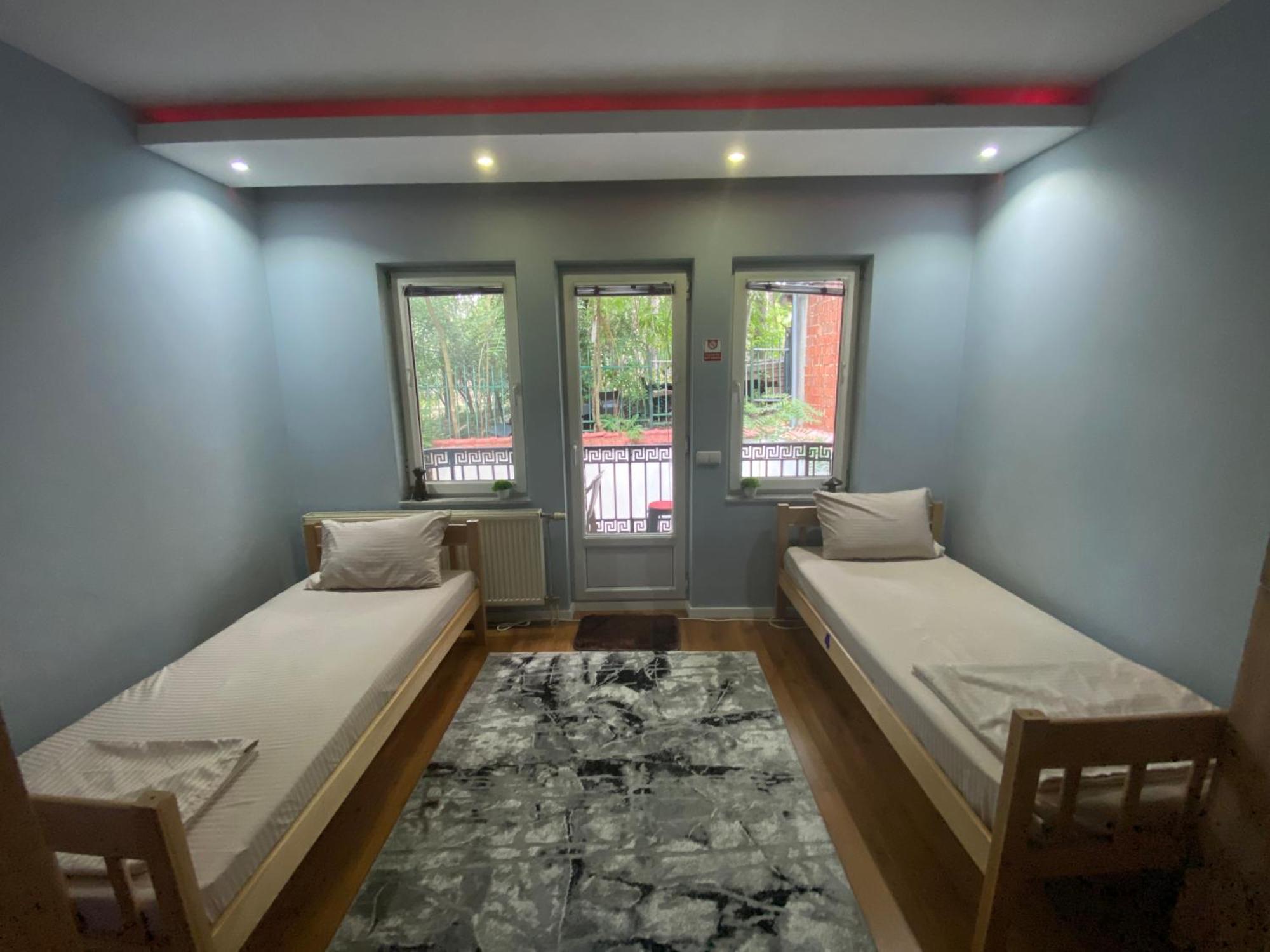 City Park Hostel Prishtinë Exterior photo